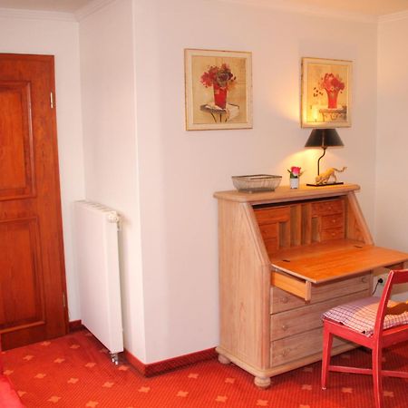 Romantik Im Hotel Villa Roehl Timmendorfer Strand Quarto foto
