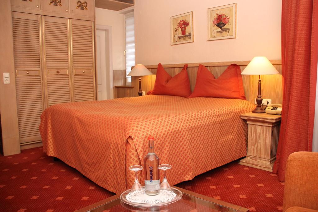 Romantik Im Hotel Villa Roehl Timmendorfer Strand Quarto foto