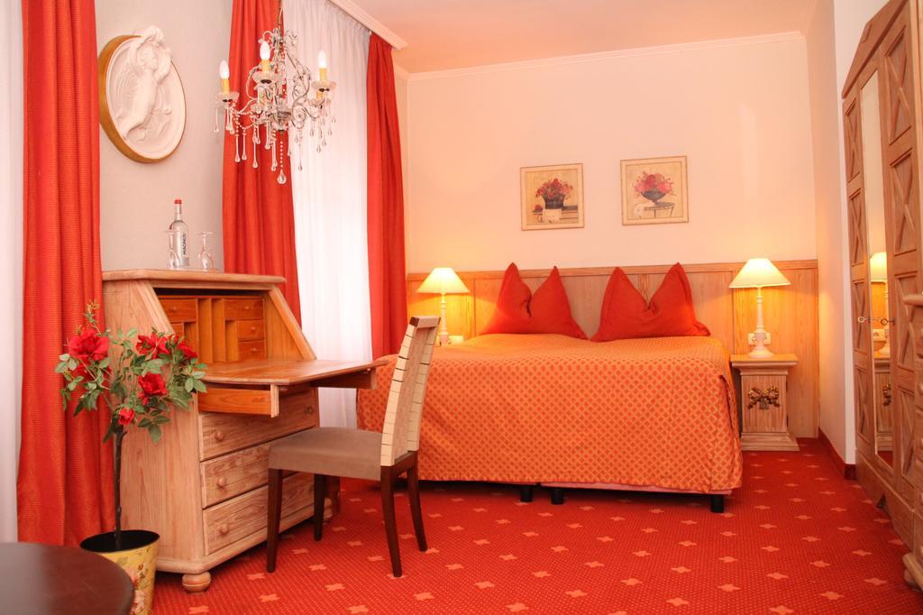 Romantik Im Hotel Villa Roehl Timmendorfer Strand Quarto foto