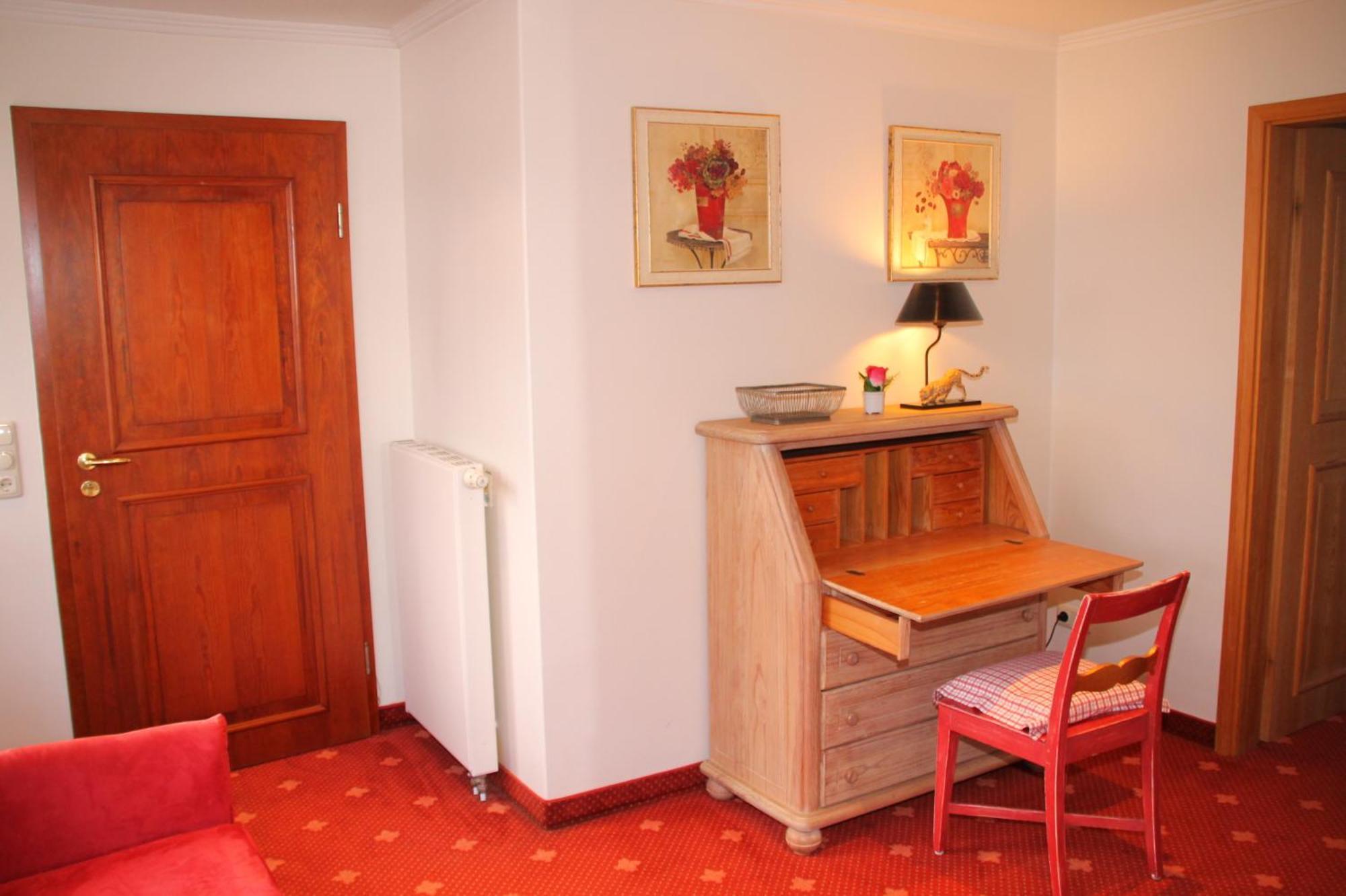 Romantik Im Hotel Villa Roehl Timmendorfer Strand Quarto foto