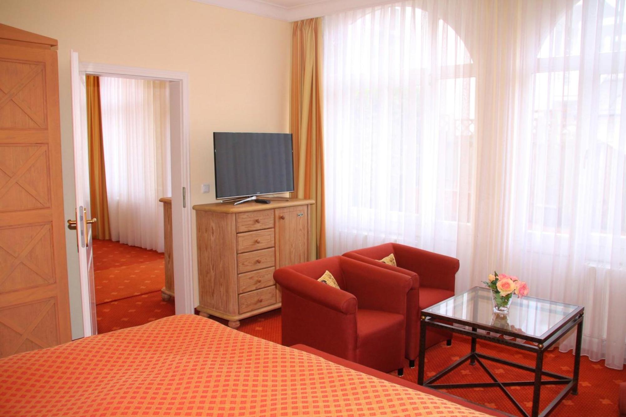 Romantik Im Hotel Villa Roehl Timmendorfer Strand Quarto foto